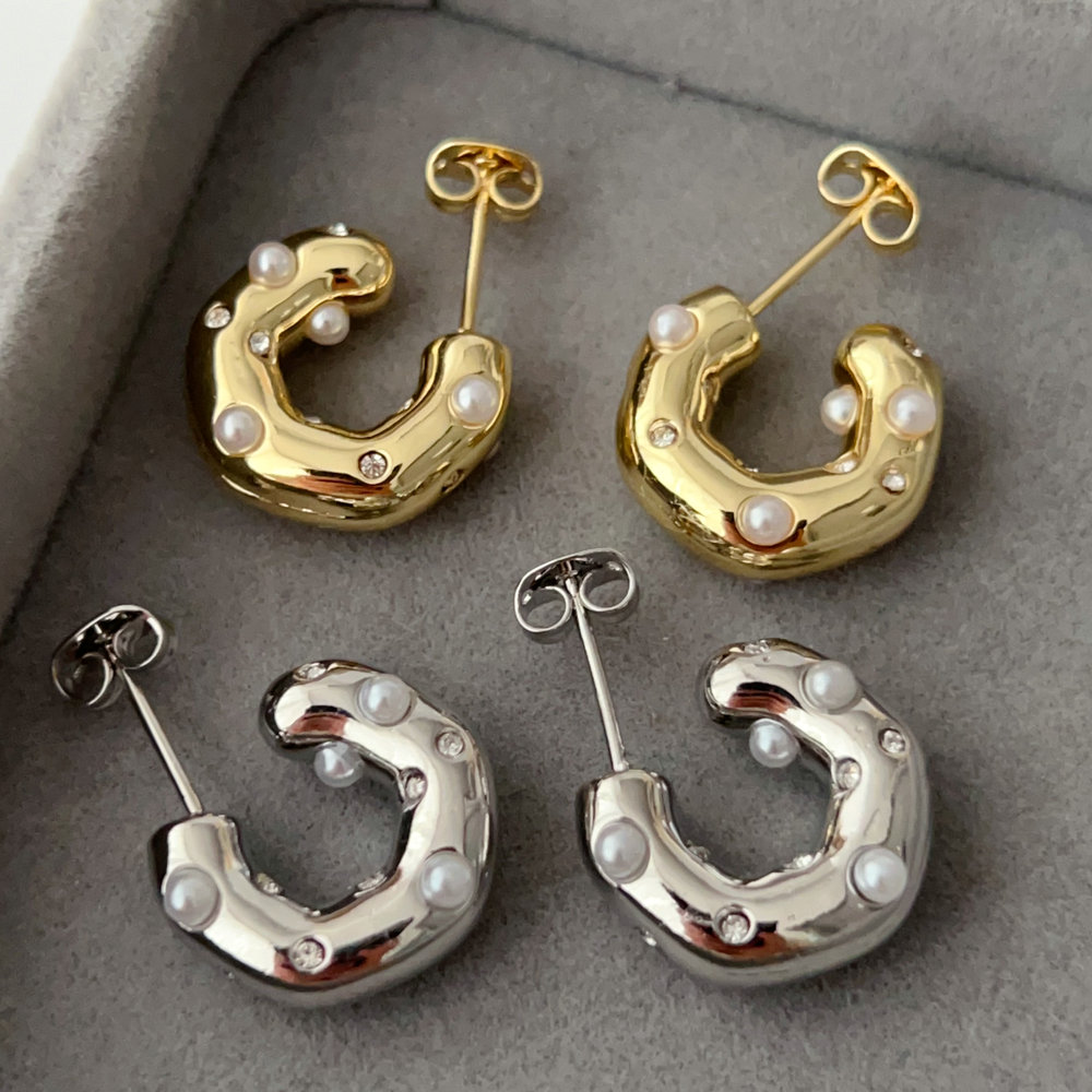 Pearl half moon hoop
