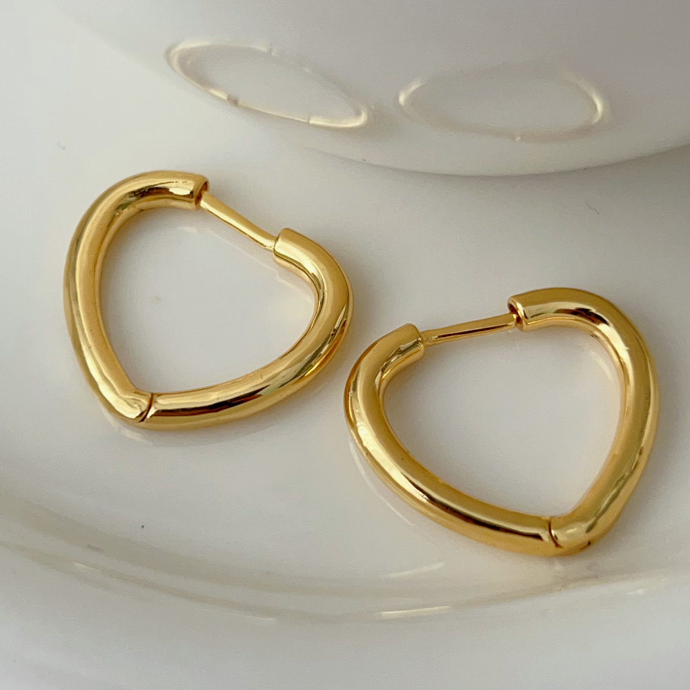 Metal heart hoop