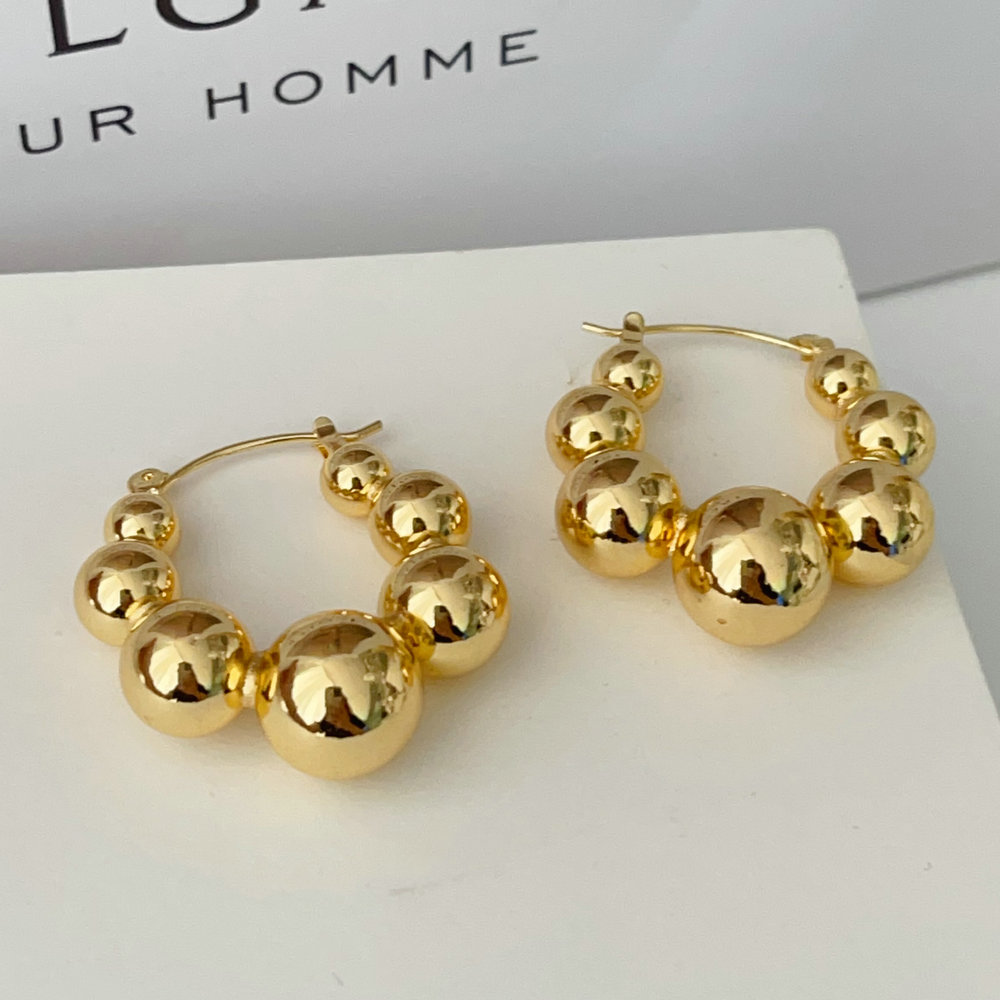 Gold ball hoop