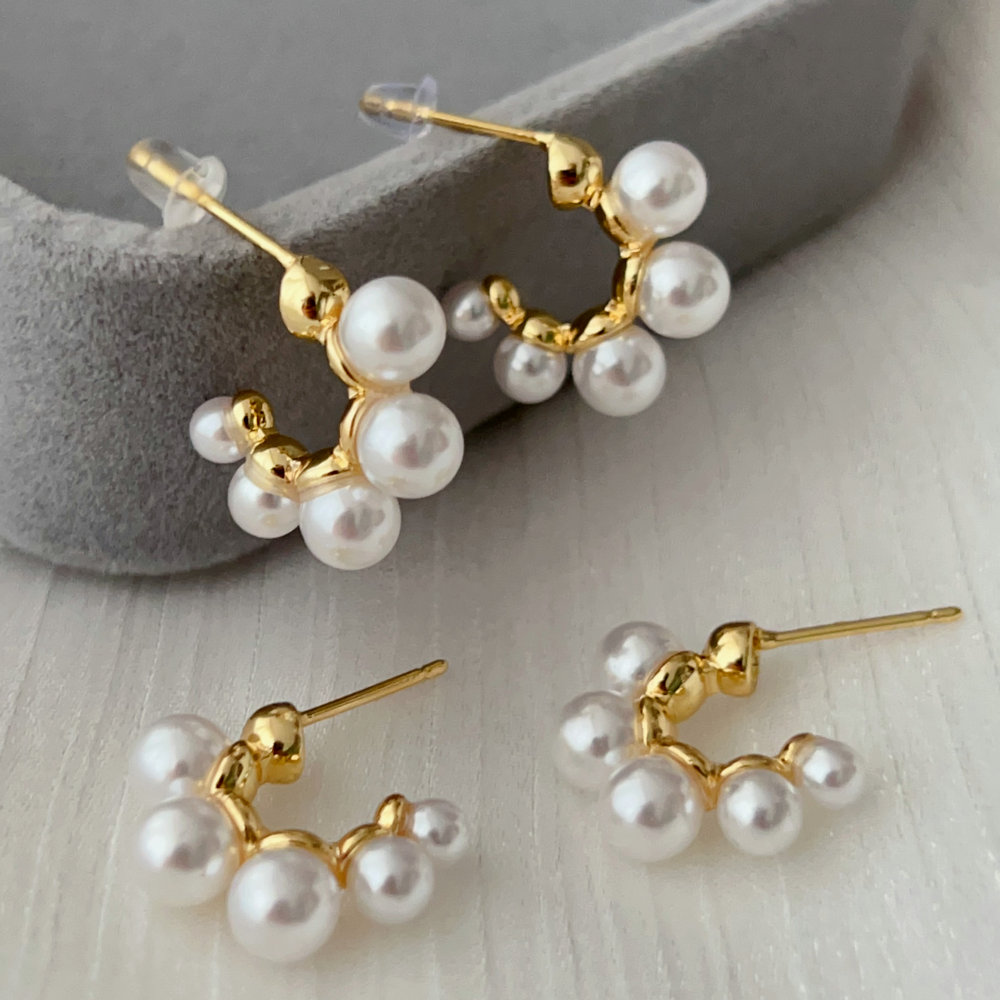 Simple pearl hoop