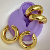 Metal chunky ear cuff