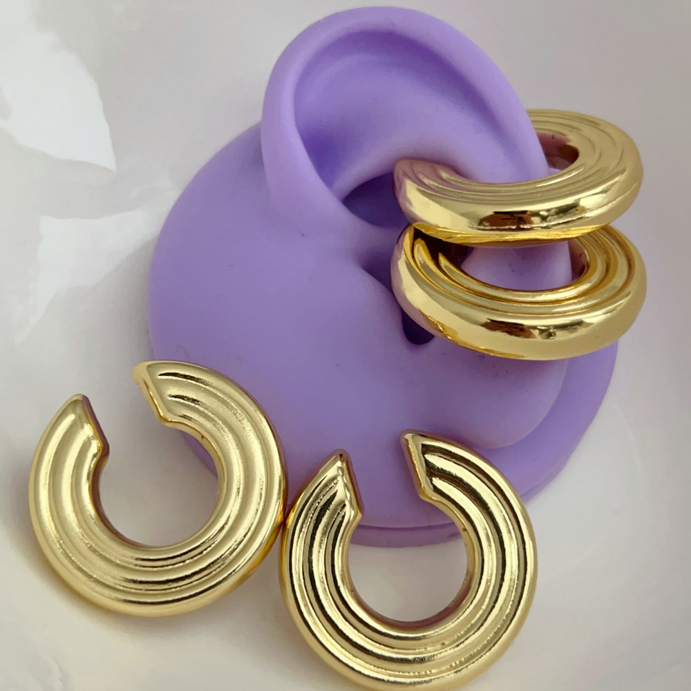 Metal chunky ear