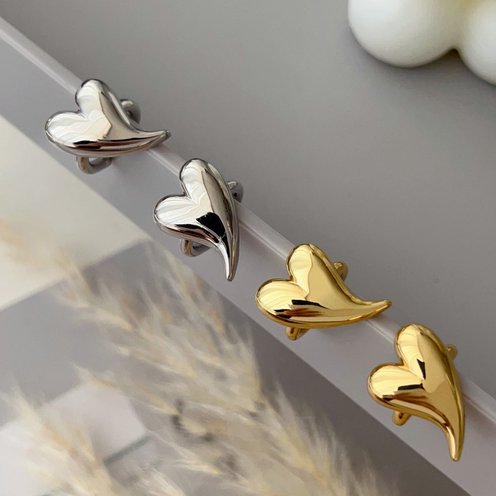 Metal heart ear cuff ( per pair 0