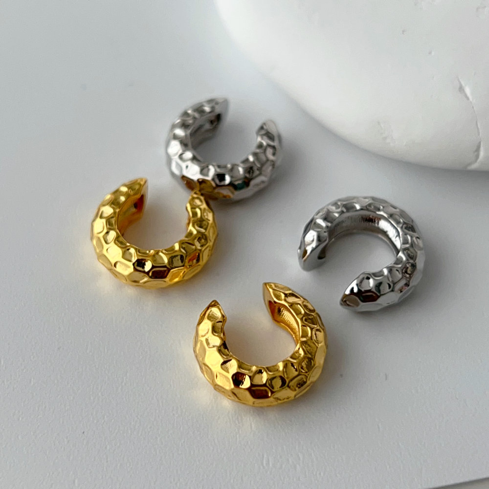 Metal chunky ear cuff （per pair )