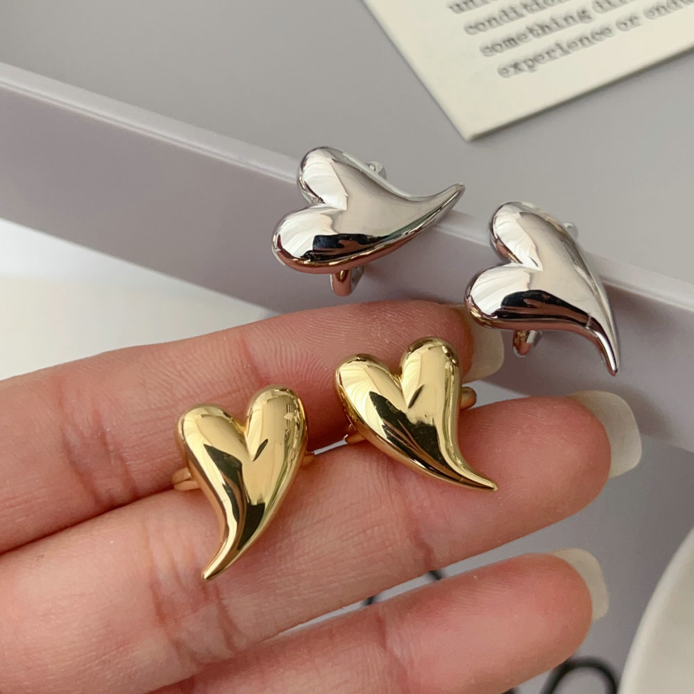 Metal heart ear cuff ( per pair 0