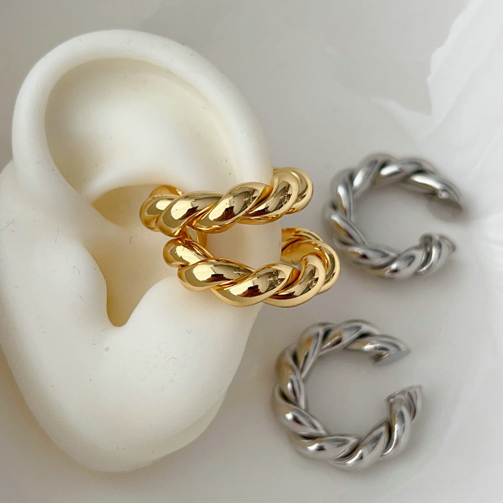 Twist chunky ear cuff