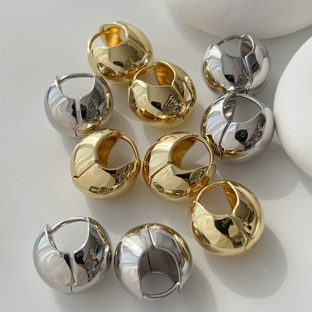 Metal ball hoop