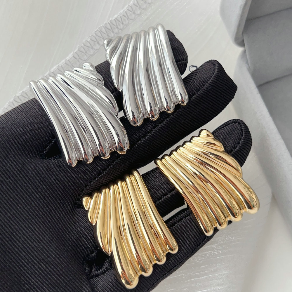 Chunky metal square earrings