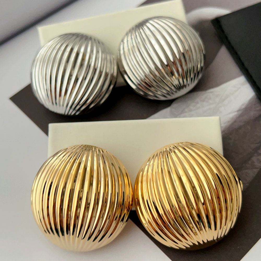 Metal chunky ball earrings