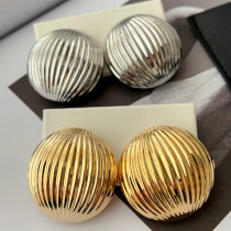 Metal chunky ball earrings