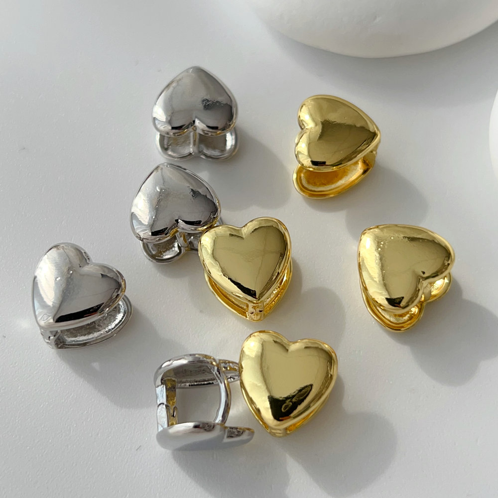 Metal heart earrings