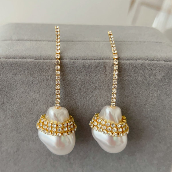 Glass pearl long earrings