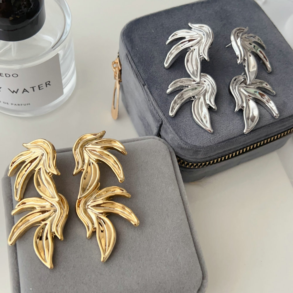 Metal flower earrings