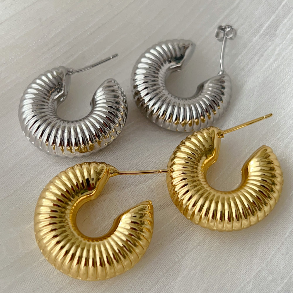Chunky metal hoop