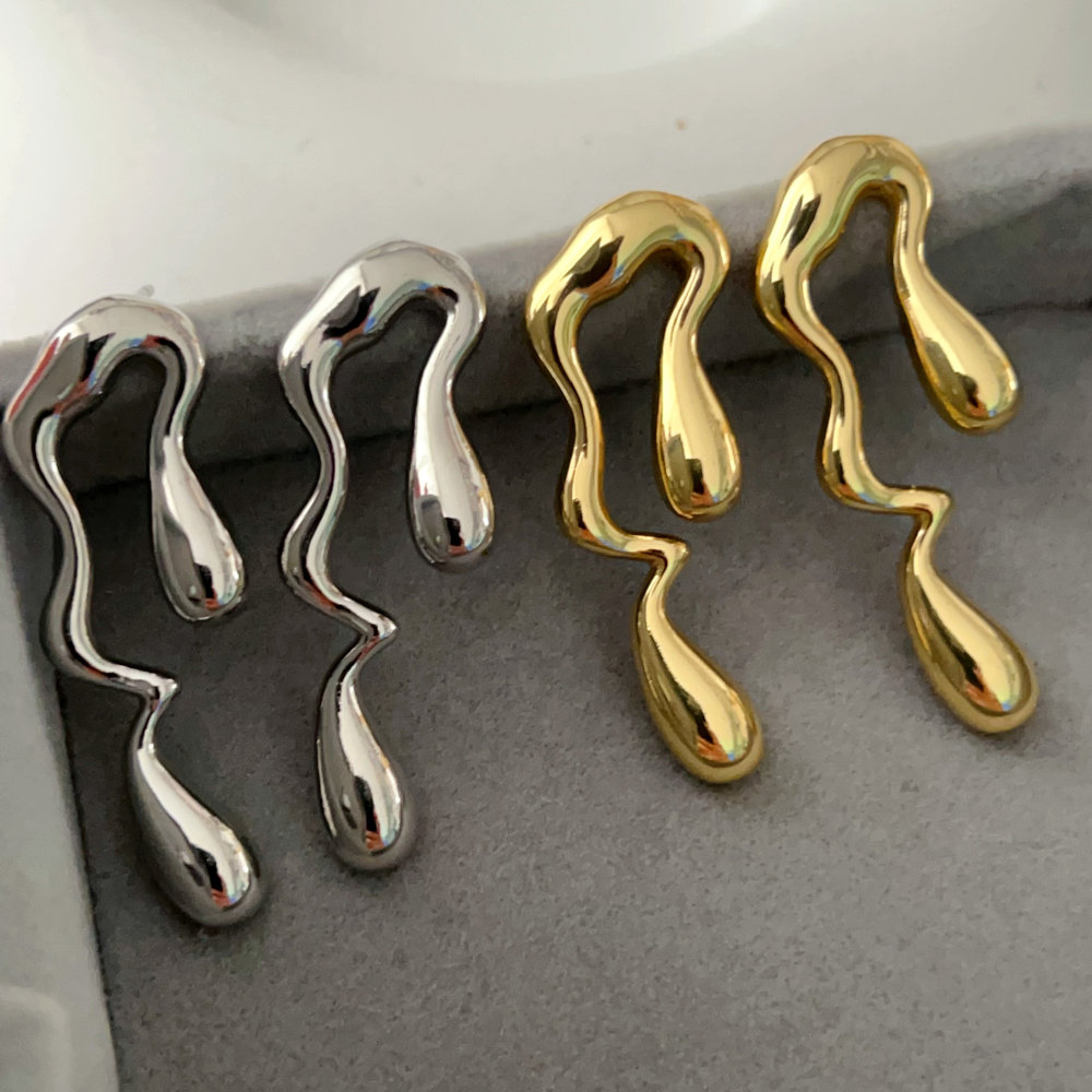 Curved Line Earrings