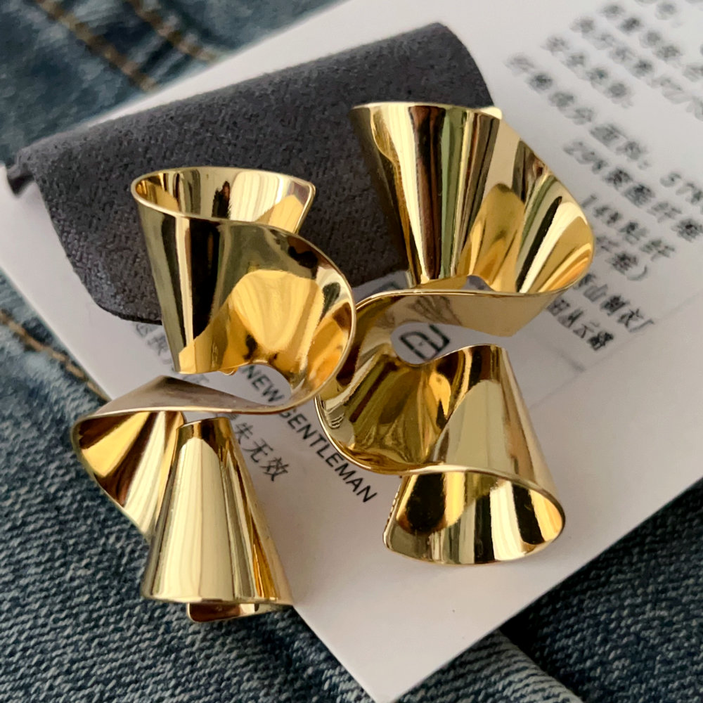 Metal s shape earrings