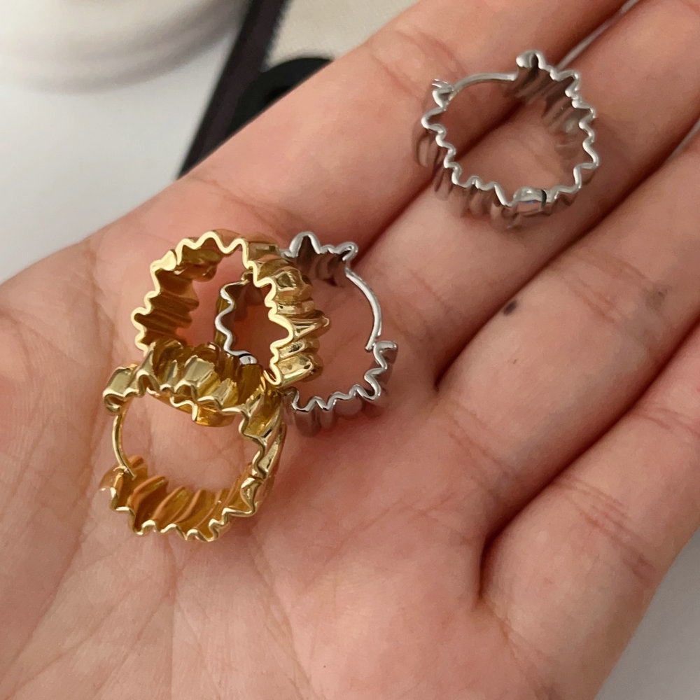 Pleated earrings
