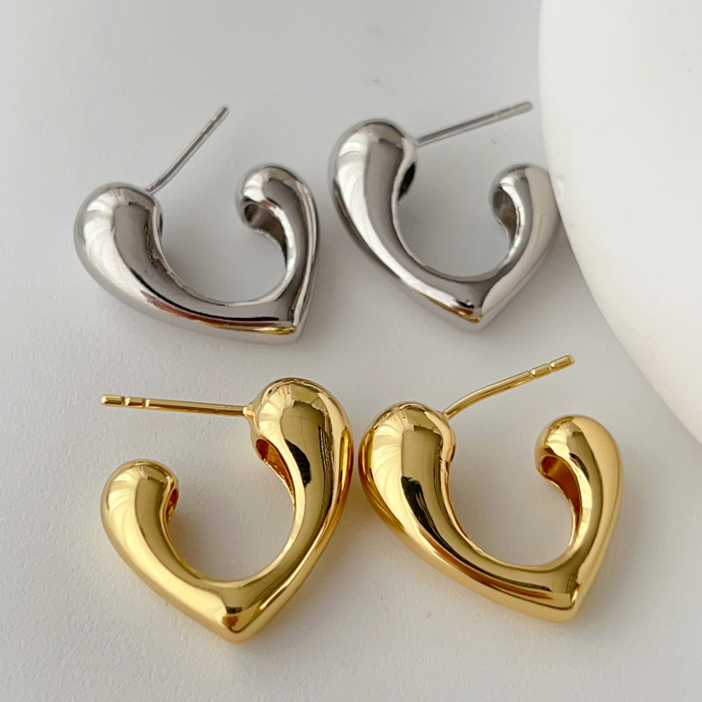 Metal heart earrings