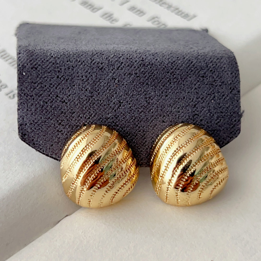 Croissant earrings