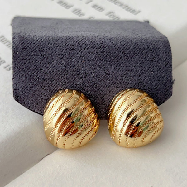 Croissant earrings