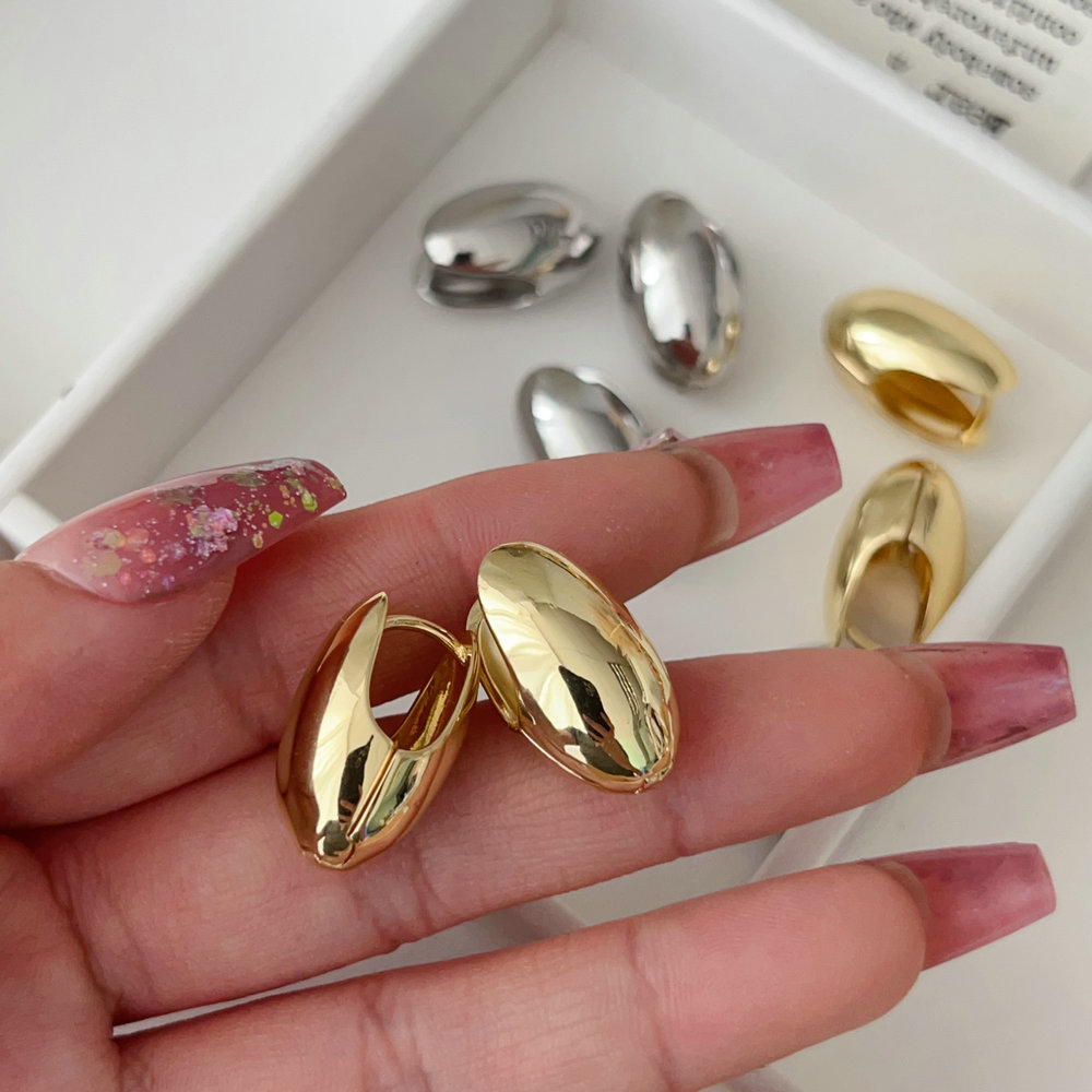 Oval egg shape earrings