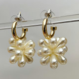 Glass pearl flower earrings