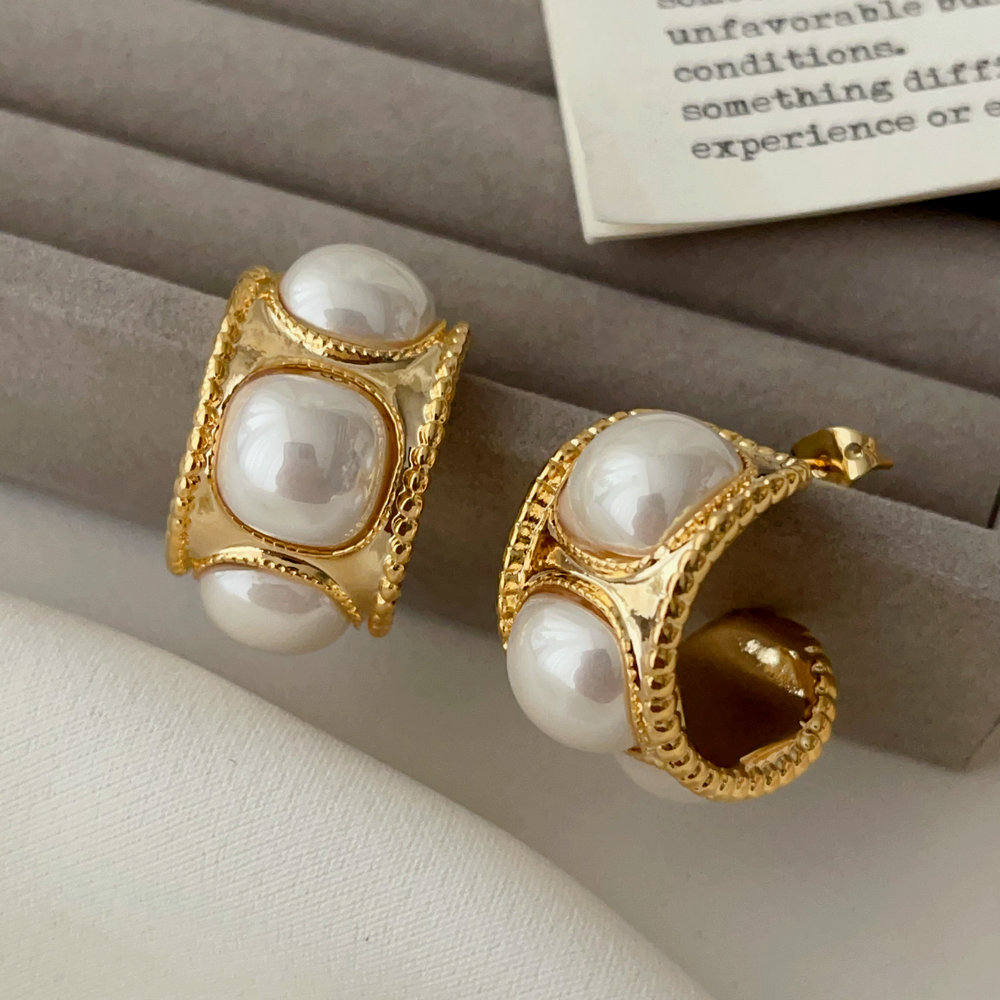 Square pearl hoop