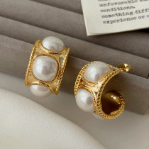 Square pearl hoop