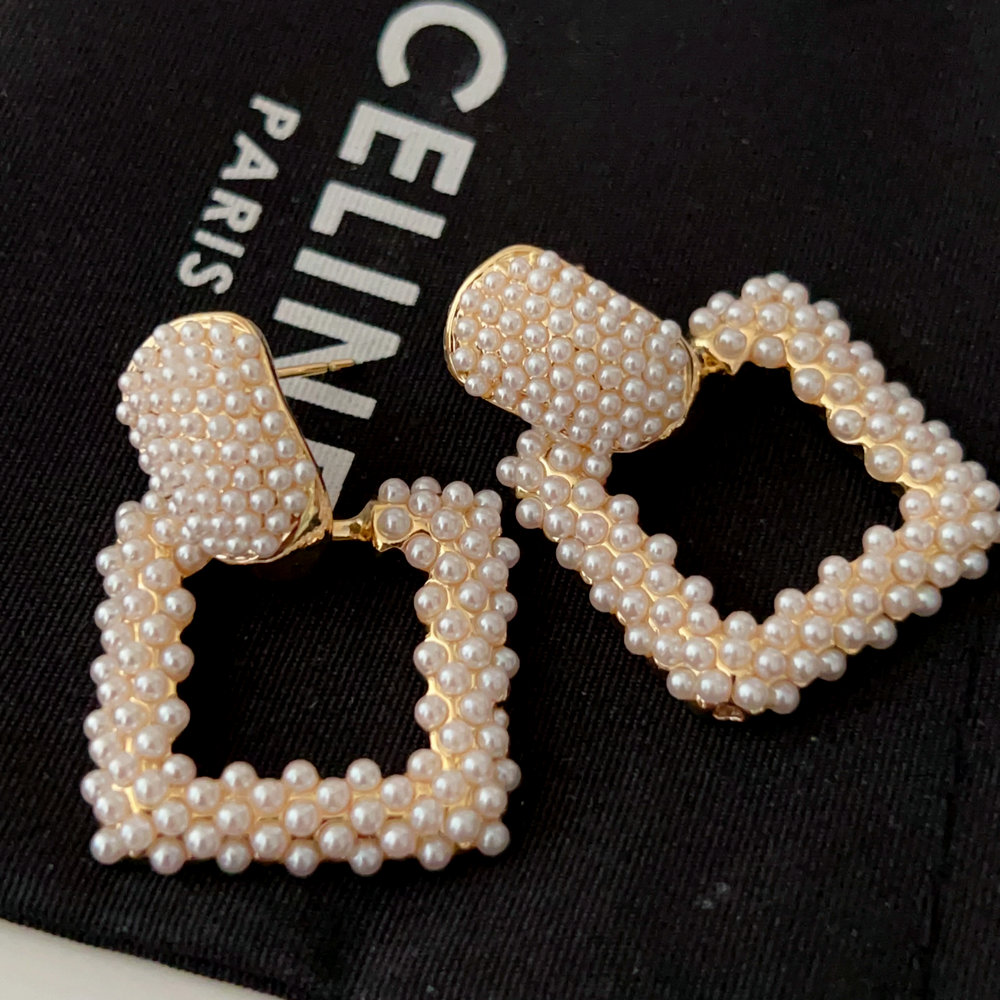 Square pearl earrings