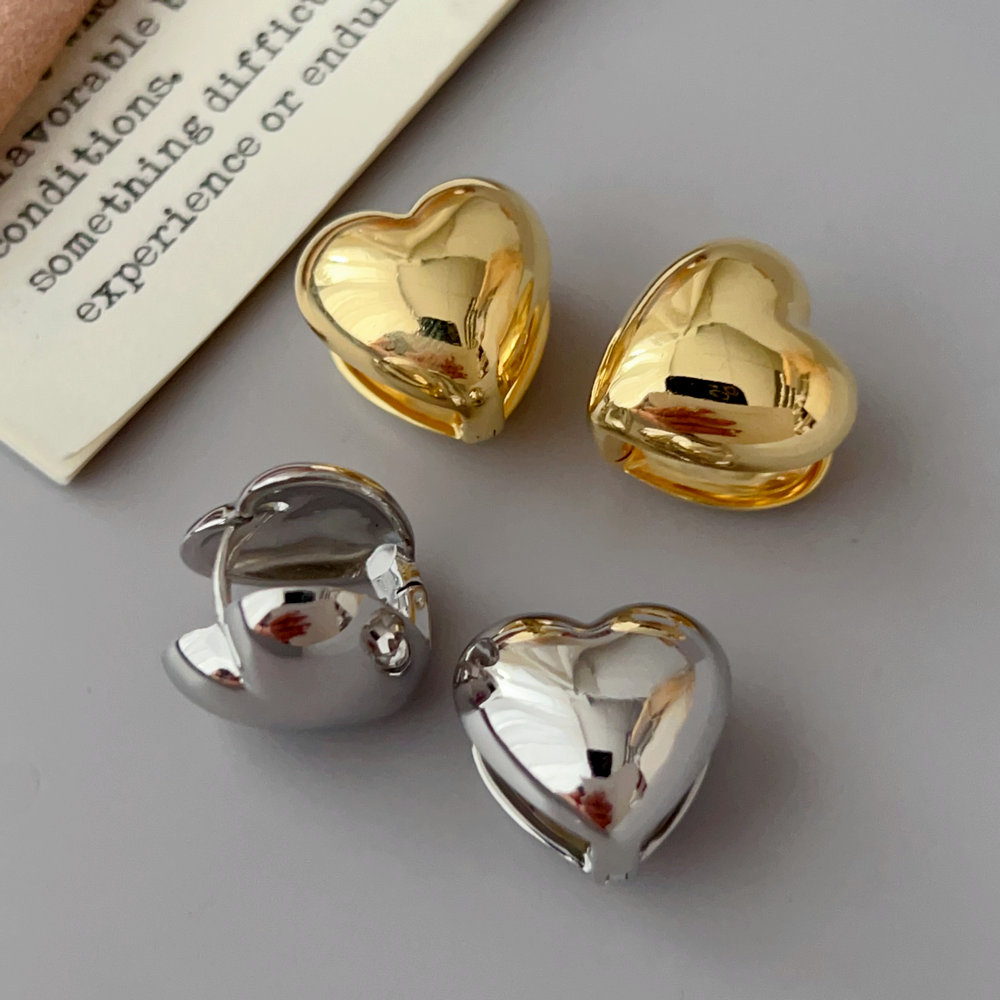 Metal heart earrings