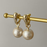 Cotton pearl pendant earrings