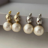 Cotton pearl pendant earrings