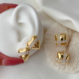 Heart square pearl earrings