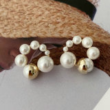 Flower pearl earrings
