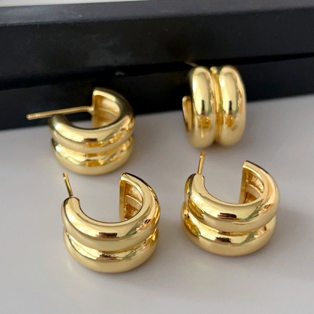 Metal chunky style earrings