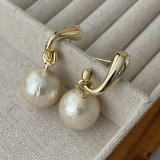 Cotton pearl pendant earrings