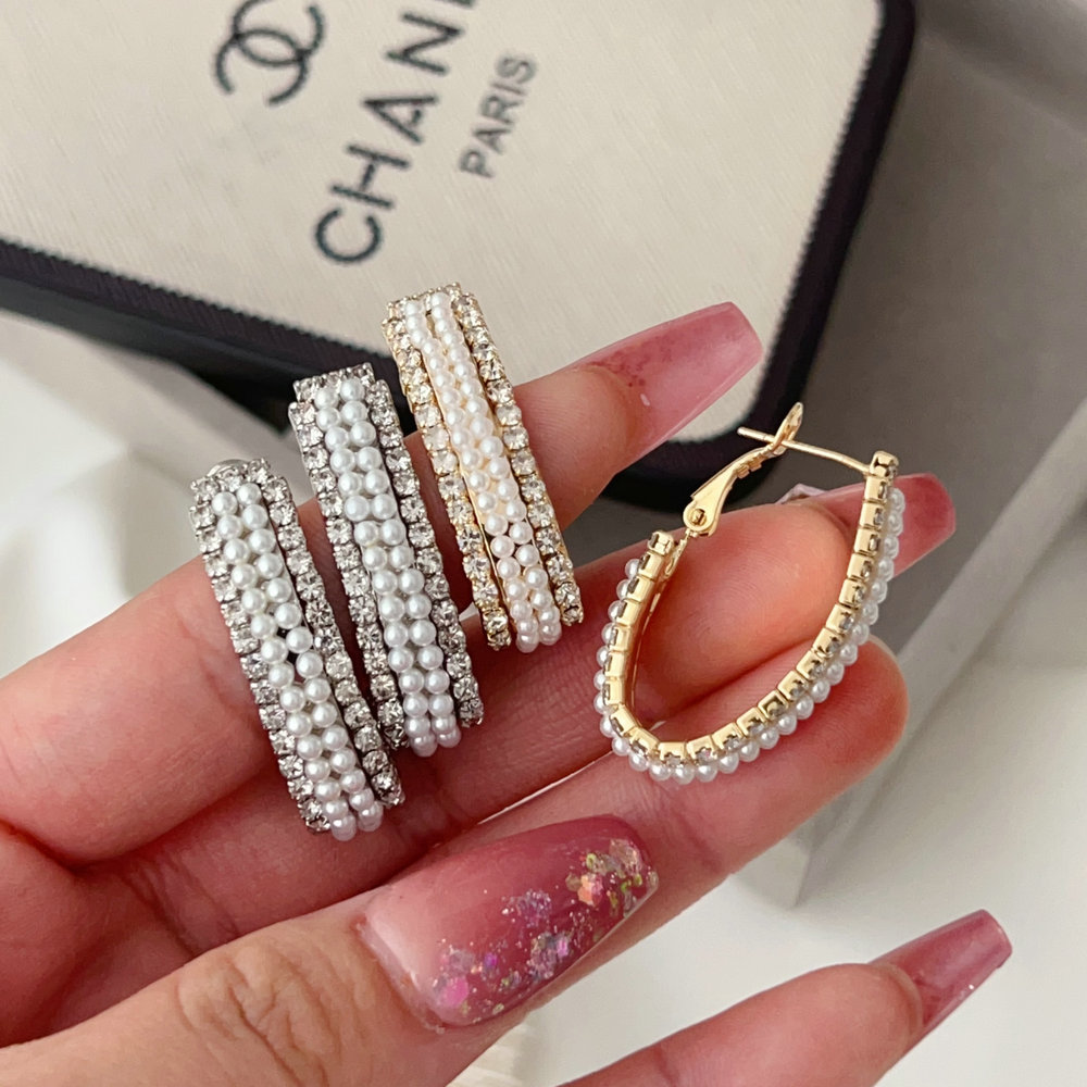 U pearl hoop