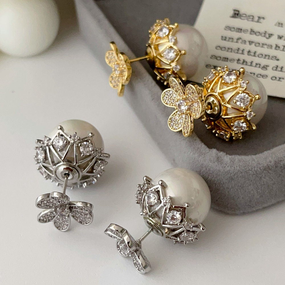 Pearl flower earrings