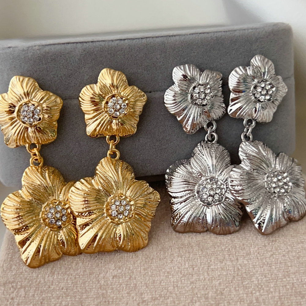 Flower earrings