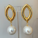 Chunky pearl earrings