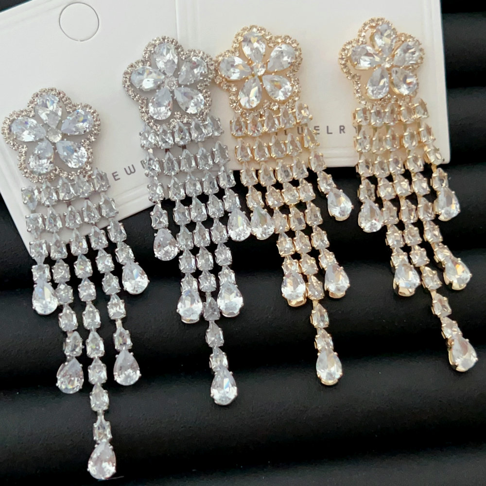 Flower tassel crystal earrings