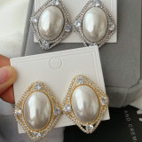 Oval pearl earrings