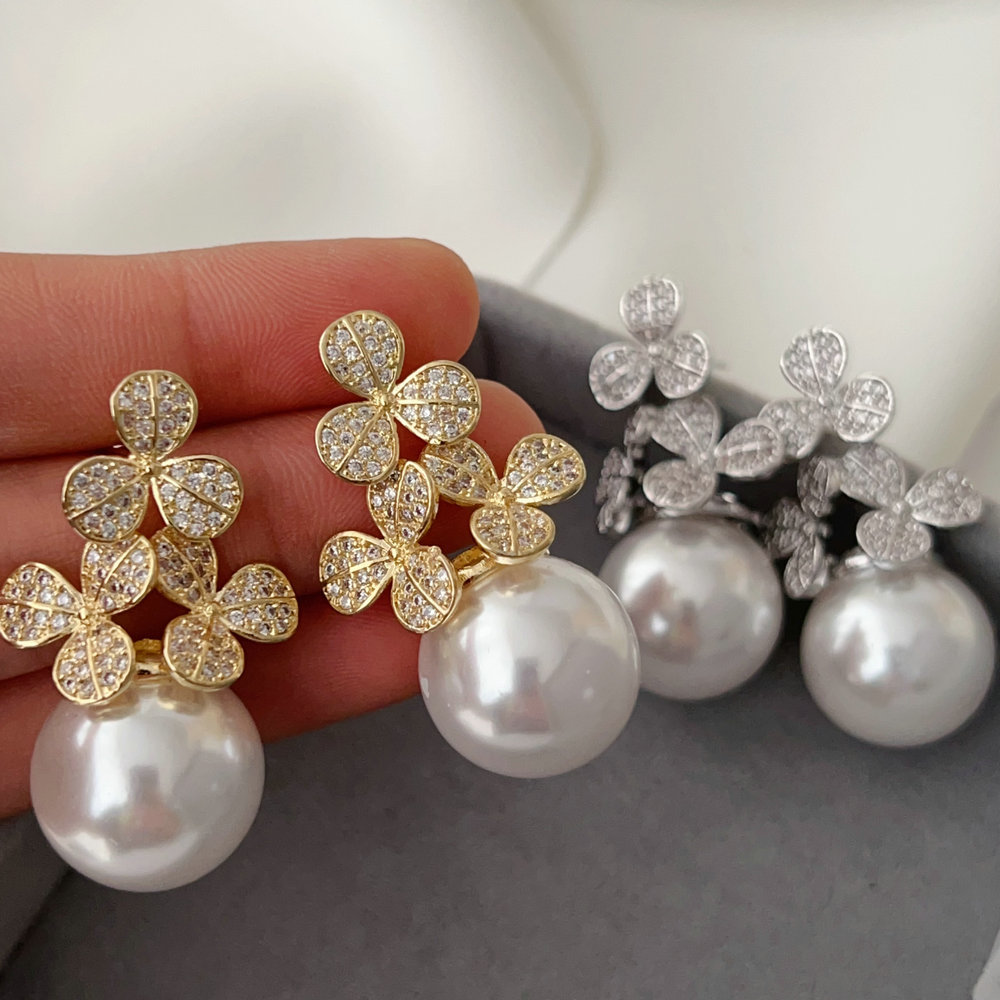 Flower pear earrings