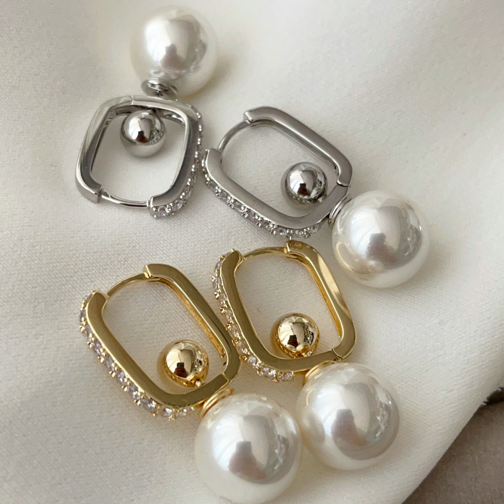 Square pearl earrings