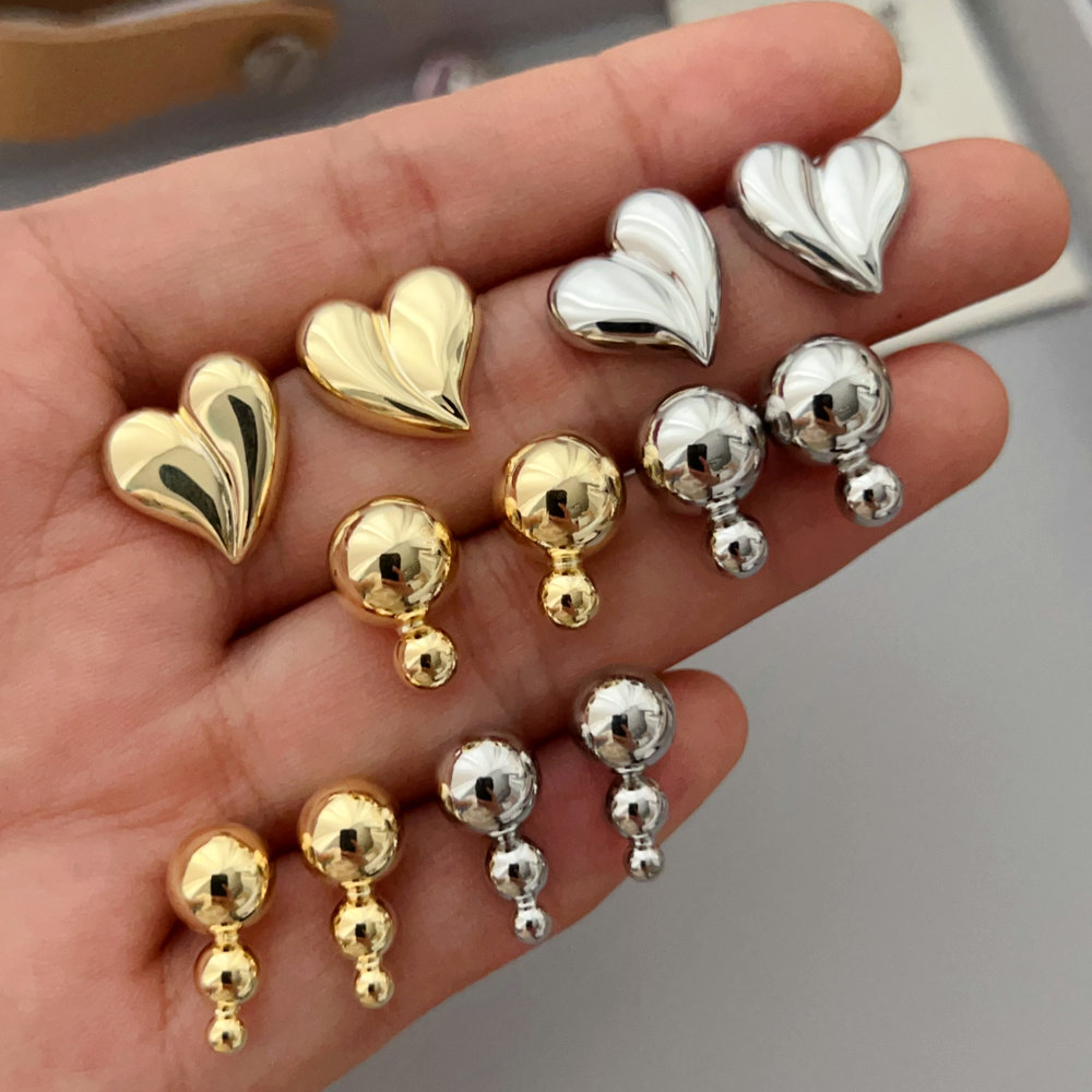 Heart gold heart ball earrings