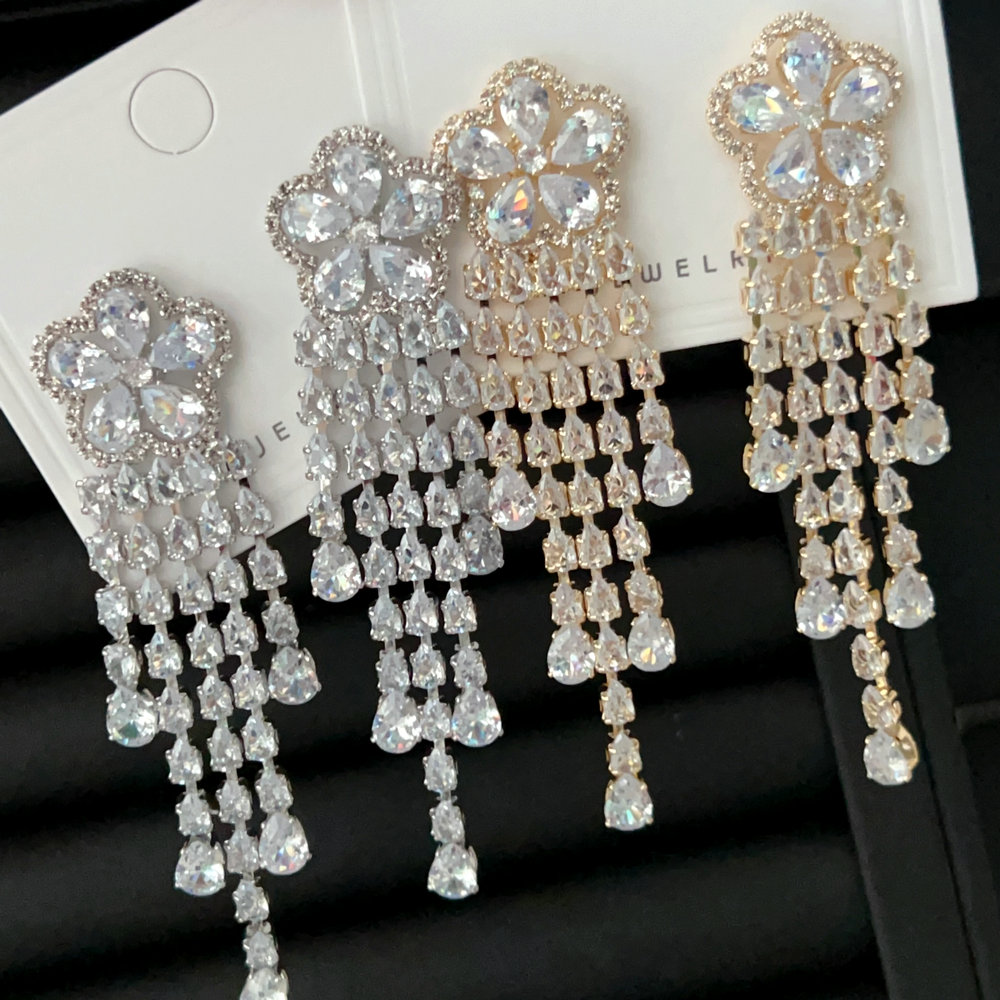 Flower tassel crystal earrings