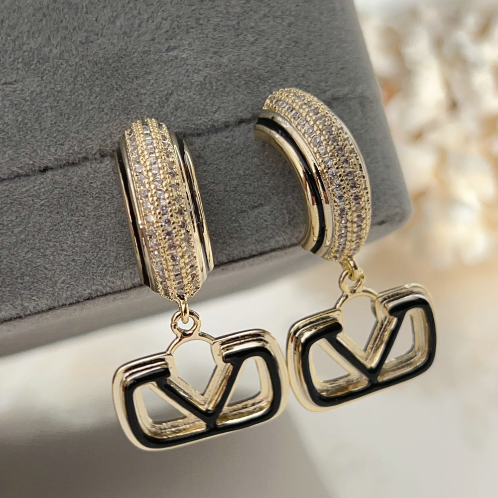 Fashion pave earrings