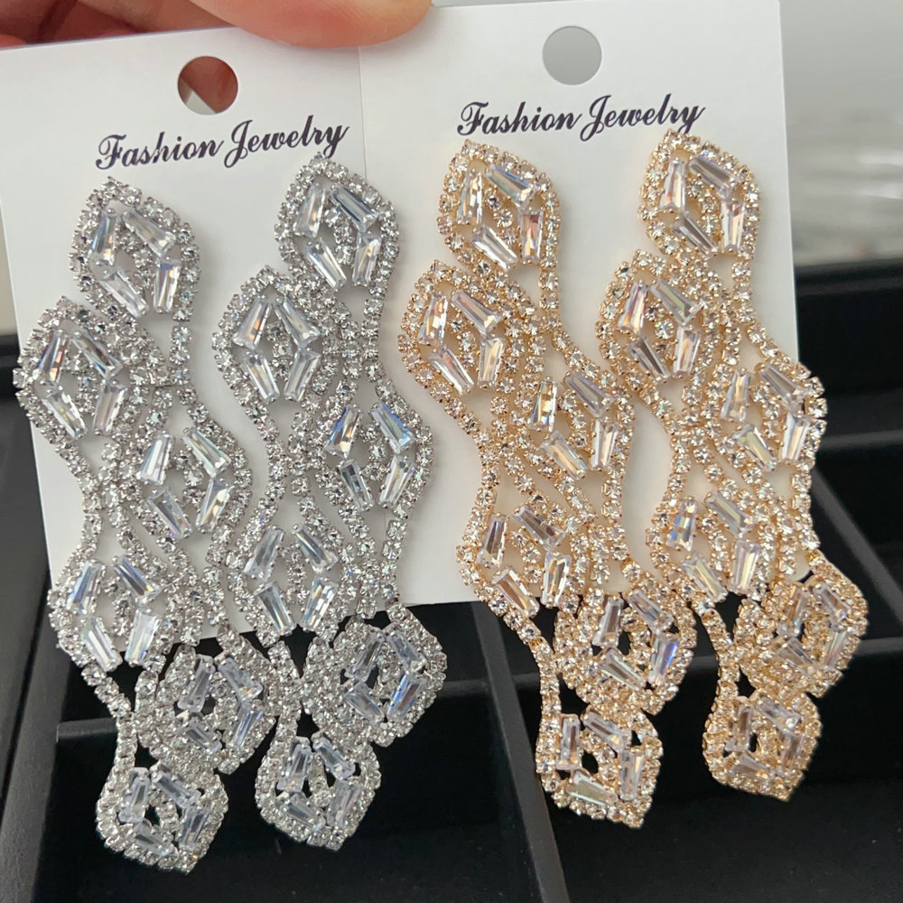 Wave shaped earrings