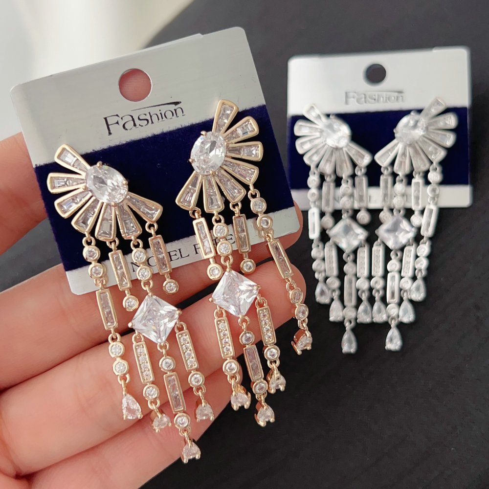 Fine zircon flower earrings