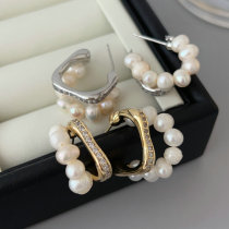 Pearl hoop